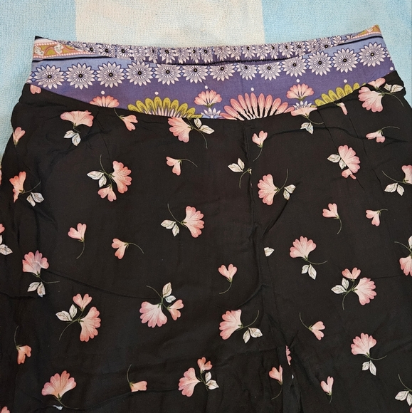 GIGI Two Piece Set Wide Leg Pants & Swing Crop Top Floral Print Sizes S & L NWT - Picture 7 of 12